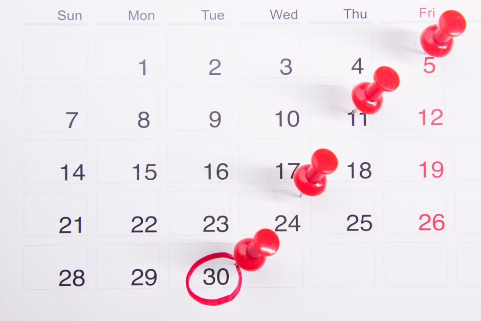 calendar with pinned notes
