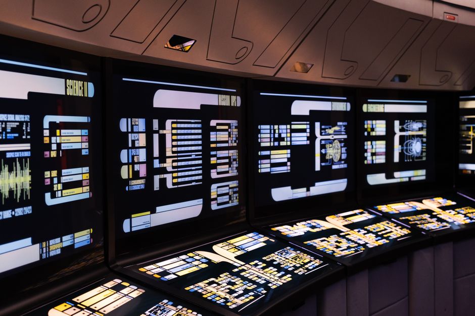 server monitoring dashboard screens
